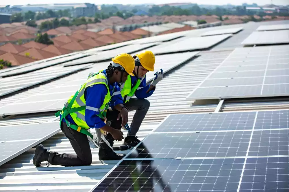 Commercial solar panels Melbourne installed on a business rooftop